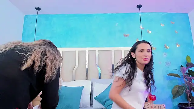 Layla Sia online show from February 7, 12:02 pm