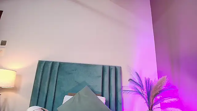 Snapshot of NoraDasilva chatting on October 25, 12:54 am NoraDasilva online show from October 25, 12:54 am