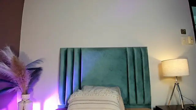 Snapshot of NoraDasilva chatting on February 23, 11:27 pm NoraDasilva online show from February 23, 11:27 pm