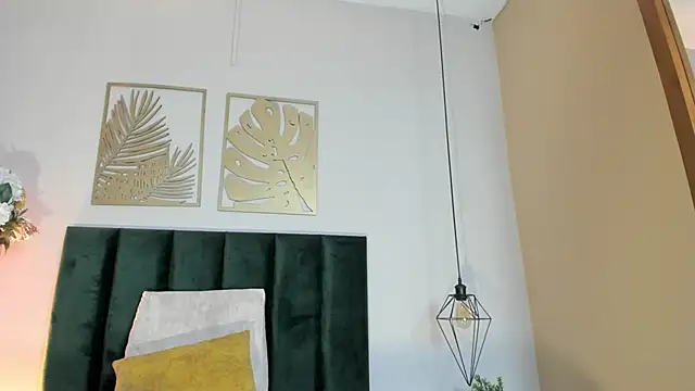 Snapshot of NoraDasilva chatting on November 20, 12:33 am NoraDasilva online show from November 20, 12:33 am