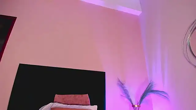 Snapshot of NoraDasilva chatting on November 5, 12:47 am NoraDasilva online show from November 5, 12:47 am