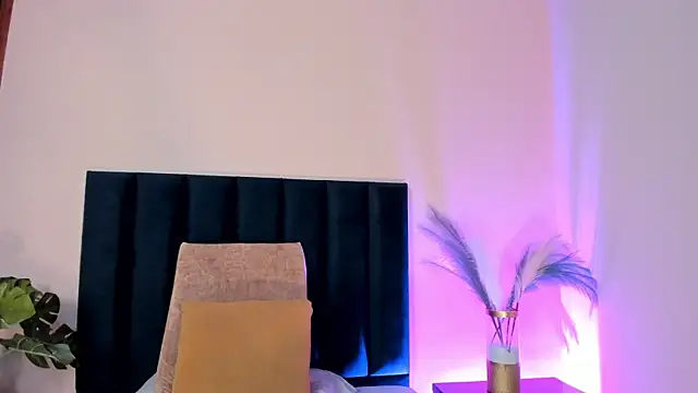 Snapshot of NoraDasilva chatting on November 14, 11:41 pm NoraDasilva online show from November 14, 11:41 pm