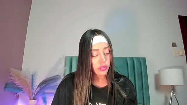 Snapshot of NoraDasilva chatting on February 10, 11:15 pm NoraDasilva online show from February 10, 11:15 pm