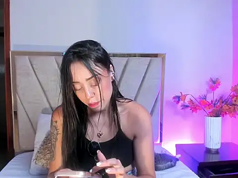 Snapshot of NoraDasilva chatting on February 11, 11:48 pm NoraDasilva online show from February 11, 11:48 pm