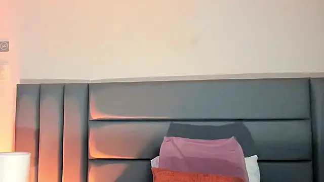 Snapshot of NoraDasilva chatting on November 18, 8:23 pm NoraDasilva online show from November 18, 8:23 pm