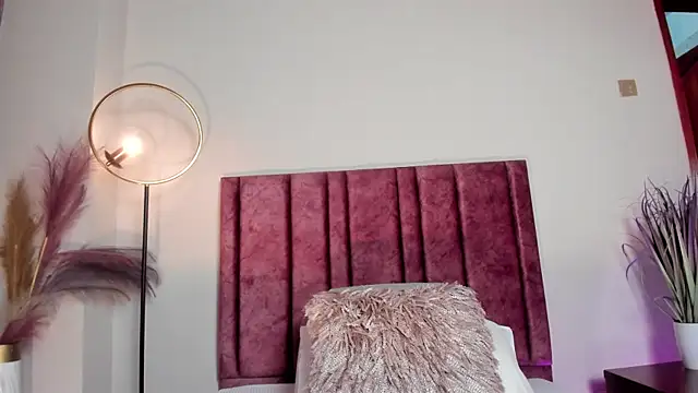 Snapshot of NoraDasilva chatting on February 25, 7:03 pm NoraDasilva online show from February 25, 7:03 pm