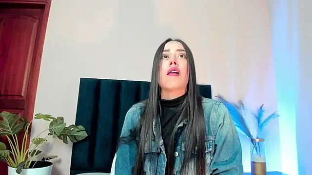 Snapshot of NoraDasilva chatting on January 10, 11:55 pm NoraDasilva online show from January 10, 11:55 pm