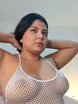 kiara-evans02 online show from May 6, 11:20 pm