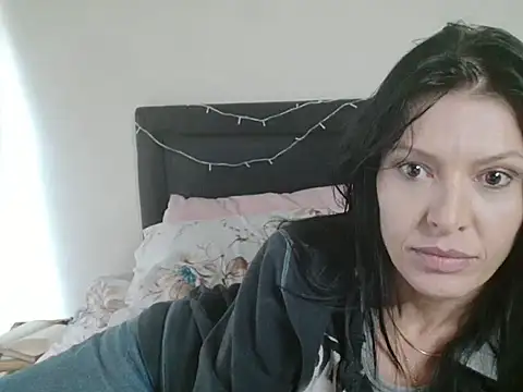 michelle105 online show from May 26, 2:37 pm