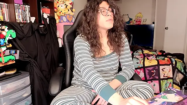 Snapshot of ShinyCherub chatting on February 15, 9:58 pm ShinyCherub online show from February 15, 9:58 pm