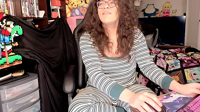 Snapshot of ShinyCherub chatting on February 7, 1:02 am ShinyCherub online show from February 7, 1:02 am