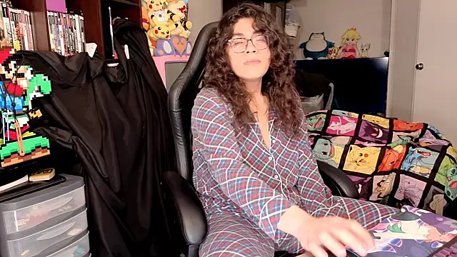 Snapshot of ShinyCherub chatting on February 9, 2:26 pm ShinyCherub online show from February 9, 2:26 pm