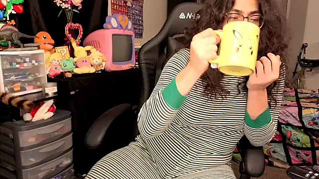 ShinyCherub online show from October 18, 2:24 am