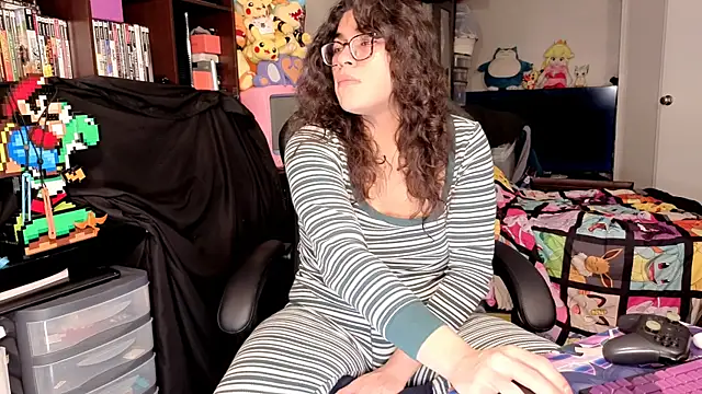 Snapshot of ShinyCherub chatting on February 6, 12:56 pm ShinyCherub online show from February 6, 12:56 pm