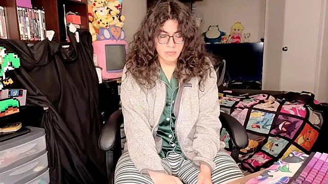 Snapshot of ShinyCherub chatting on February 17, 10:18 pm ShinyCherub online show from February 17, 10:18 pm