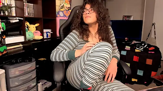 ShinyCherub online show from November 7, 1:21 am