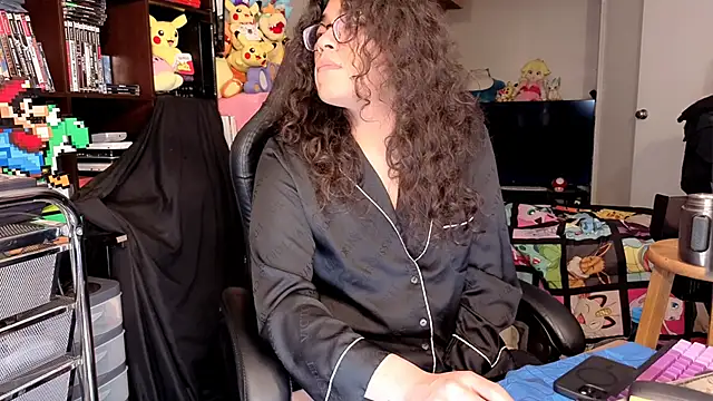 Snapshot of ShinyCherub chatting on May 29, 4:51 am ShinyCherub online show from May 29, 4:51 am