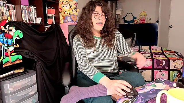 Snapshot of ShinyCherub chatting on February 7, 1:08 pm ShinyCherub online show from February 7, 1:08 pm