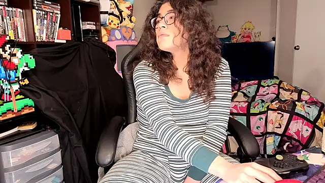 Snapshot of ShinyCherub chatting on March 1, 9:59 pm ShinyCherub online show from March 1, 9:59 pm