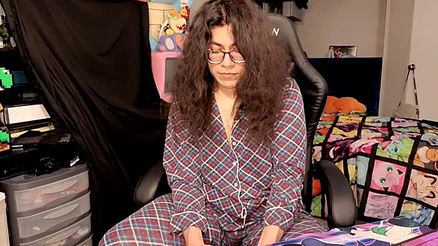 ShinyCherub online show from December 3, 2:45 am