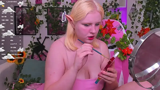 Snapshot of art_lovee chatting on October 27, 3:29 am art lovee online show from October 27, 3:29 am