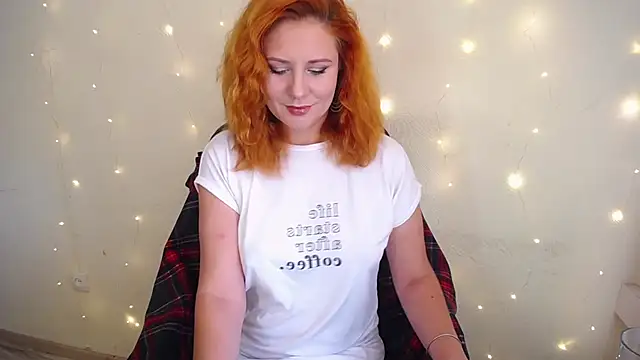 Snapshot of RedHeadSTARx chatting on October 4, 9:55 am RedHeadSTARx online show from October 4, 9:55 am