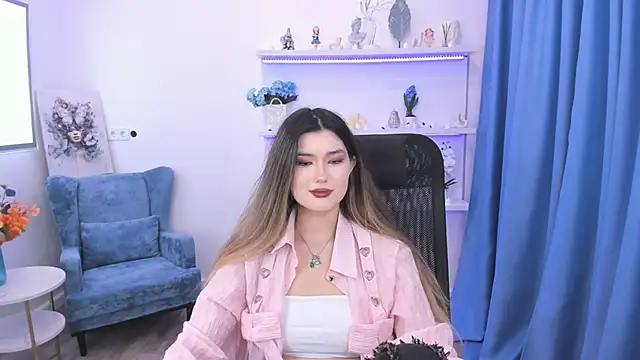 AnneTLi online show from November 3, 7:28 pm