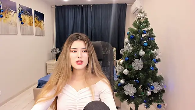 Snapshot of AnneTLi chatting on December 30, 3:36 am AnneTLi online show from December 30, 3:36 am