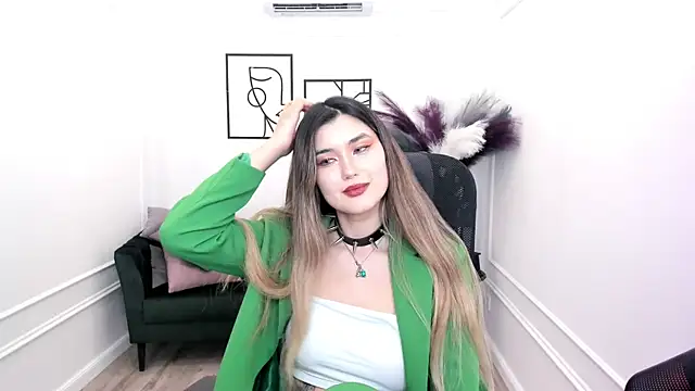 AnneTLi online show from November 10, 7:41 pm