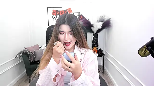 AnneTLi online show from October 22, 3:39 am