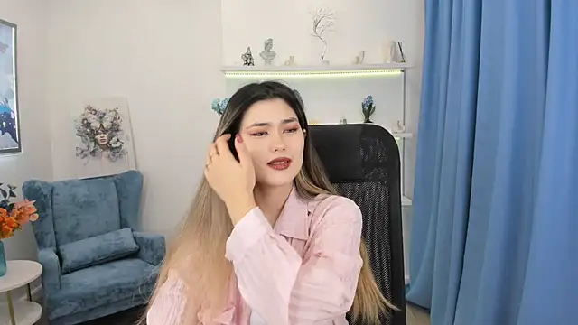 AnneTLi online show from November 13, 3:21 am