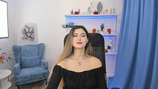 AnneTLi online show from October 29, 3:27 am