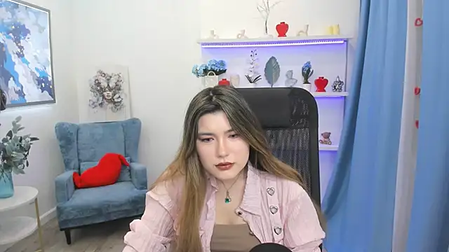 Snapshot of AnneTLi chatting on February 23, 3:19 am AnneTLi online show from February 23, 3:19 am