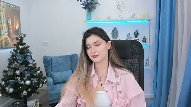 AnneTLi online show from December 5, 3:27 am