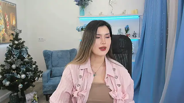 AnneTLi online show from December 14, 8:03 pm