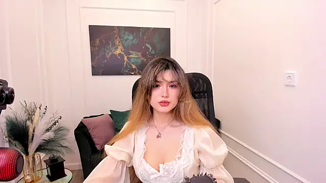 AnneTLi online show from May 10, 3:21 am