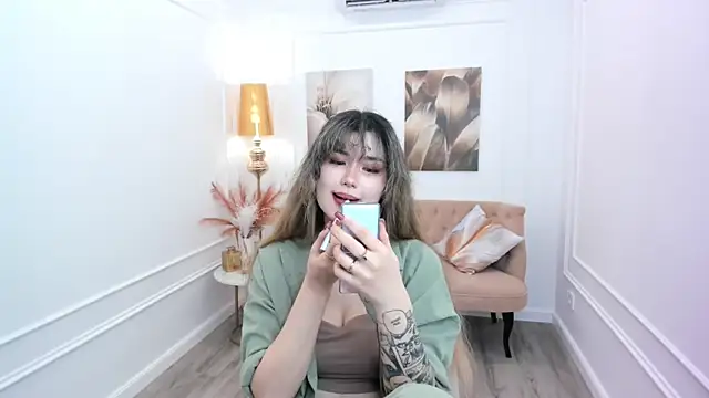 AnneTLi online show from May 26, 3:15 am