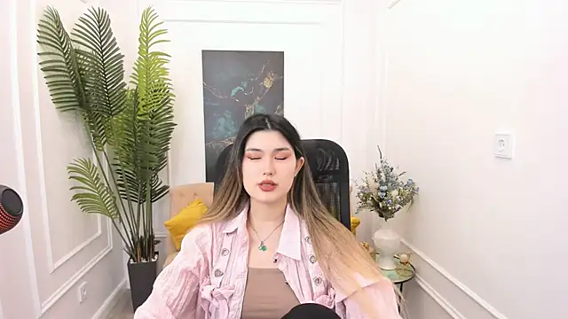 AnneTLi online show from January 18, 3:21 am