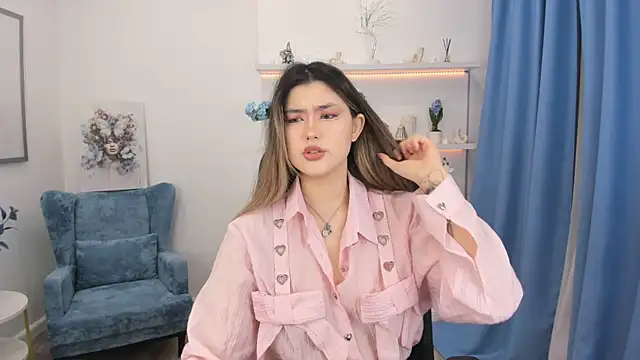 Snapshot of AnneTLi chatting on October 15, 3:16 am AnneTLi online show from October 15, 3:16 am