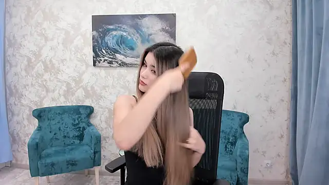 Snapshot of AnneTLi chatting on December 4, 10:35 pm AnneTLi online show from December 4, 10:35 pm