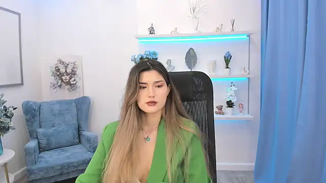 Snapshot of AnneTLi chatting on September 12, 3:17 am AnneTLi online show from September 12, 3:17 am