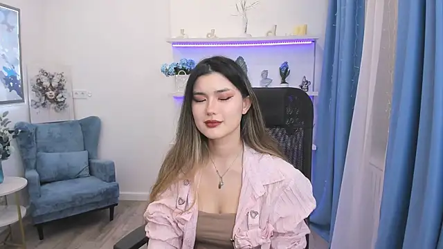 AnneTLi online show from January 15, 7:17 pm