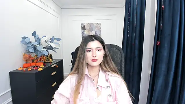 AnneTLi online show from October 28, 3:40 am