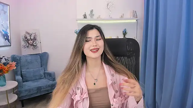 AnneTLi online show from November 24, 7:36 pm