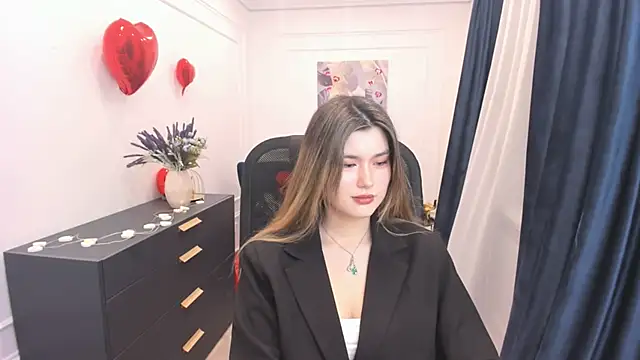 Snapshot of AnneTLi chatting on February 15, 3:51 am AnneTLi online show from February 15, 3:51 am