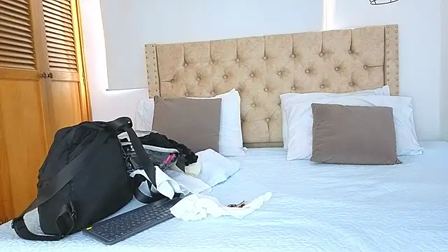 KeryHillson online show from November 2, 1:49 pm