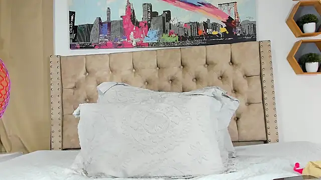 Snapshot of KeryHillson chatting on February 10, 12:29 pm KeryHillson online show from February 10, 12:29 pm