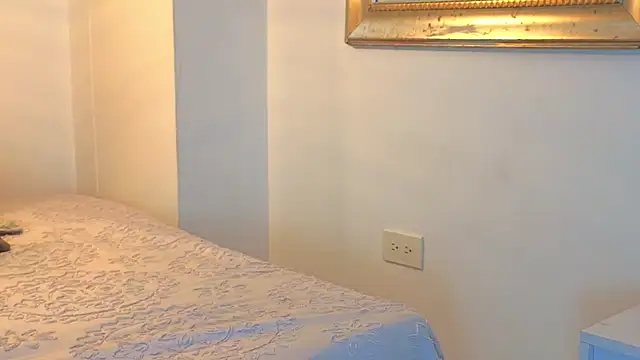 KeryHillson online show from November 27, 11:54 am