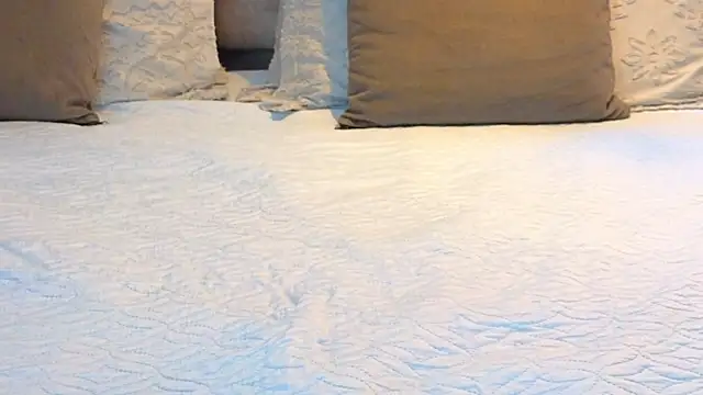 KeryHillson online show from November 23, 2:27 pm