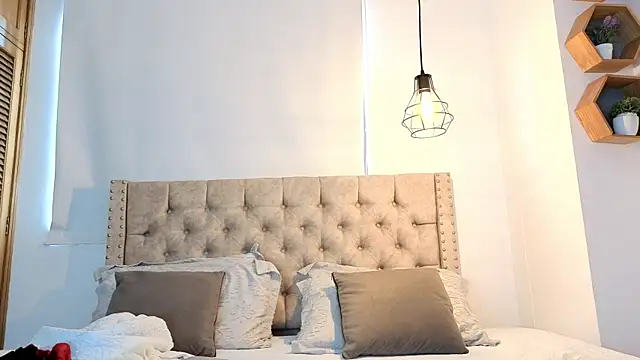 KeryHillson online show from November 19, 12:16 pm